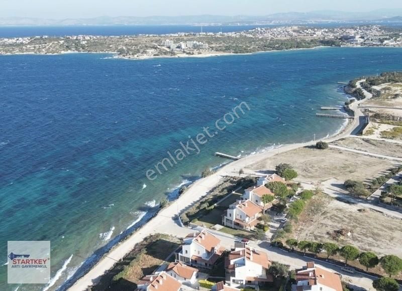 Çeşme Dalyan Sakızlıkoy Satılık 4+1 Denize Sıfır Site İçi Villa