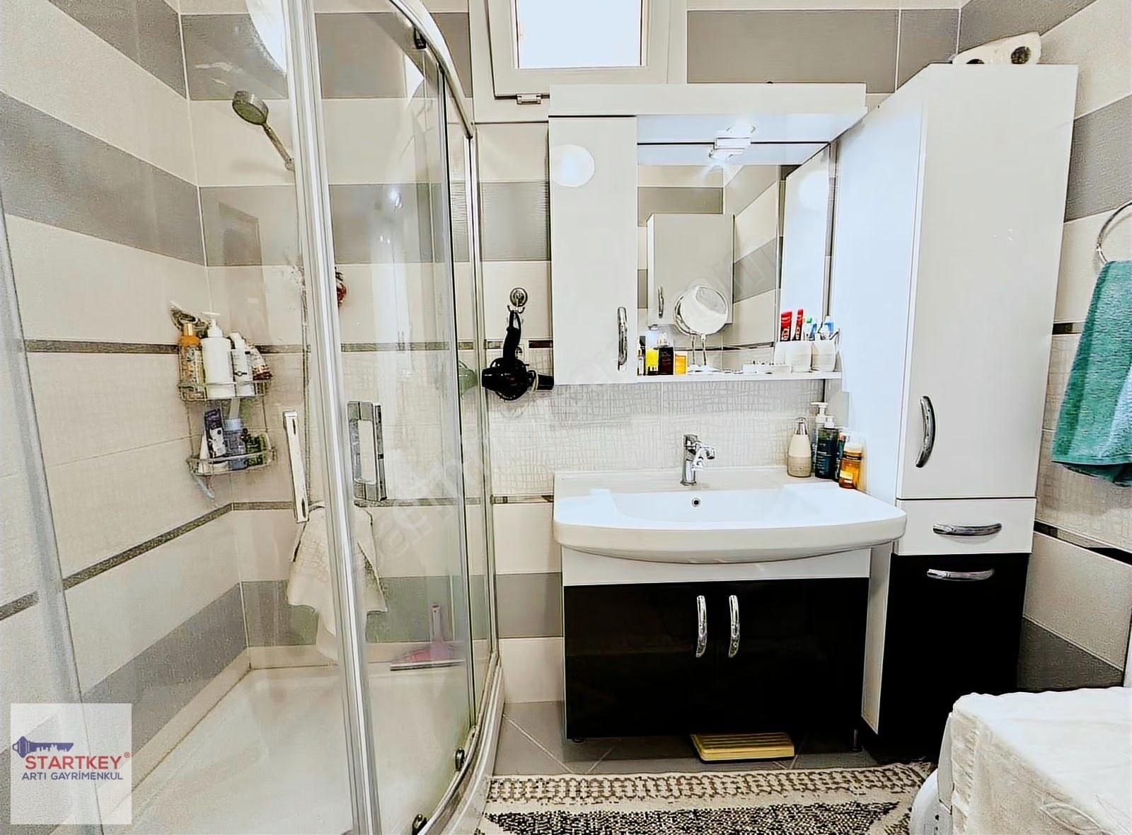 Girne Bulvarı Üzerinde Komple Tadilatlı 2+1 Satılık Daire - Görsel 29