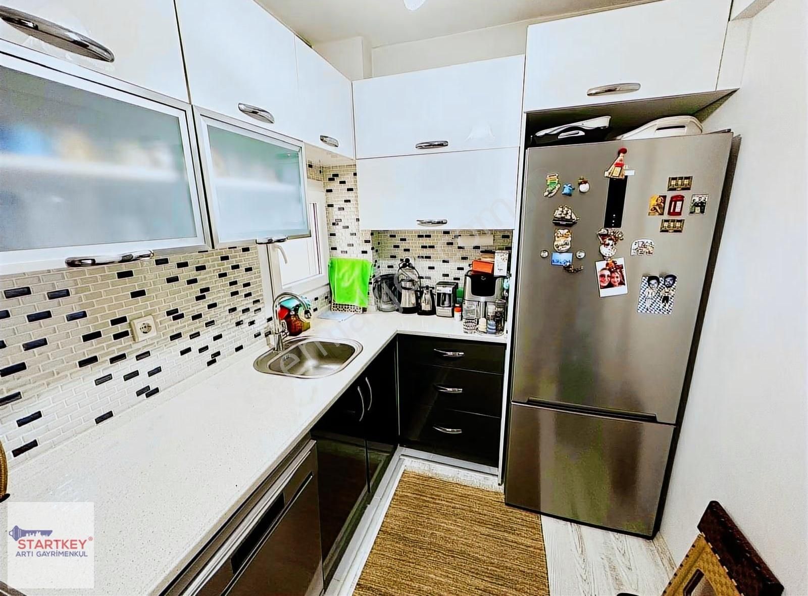 Girne Bulvarı Üzerinde Komple Tadilatlı 2+1 Satılık Daire - Görsel 2