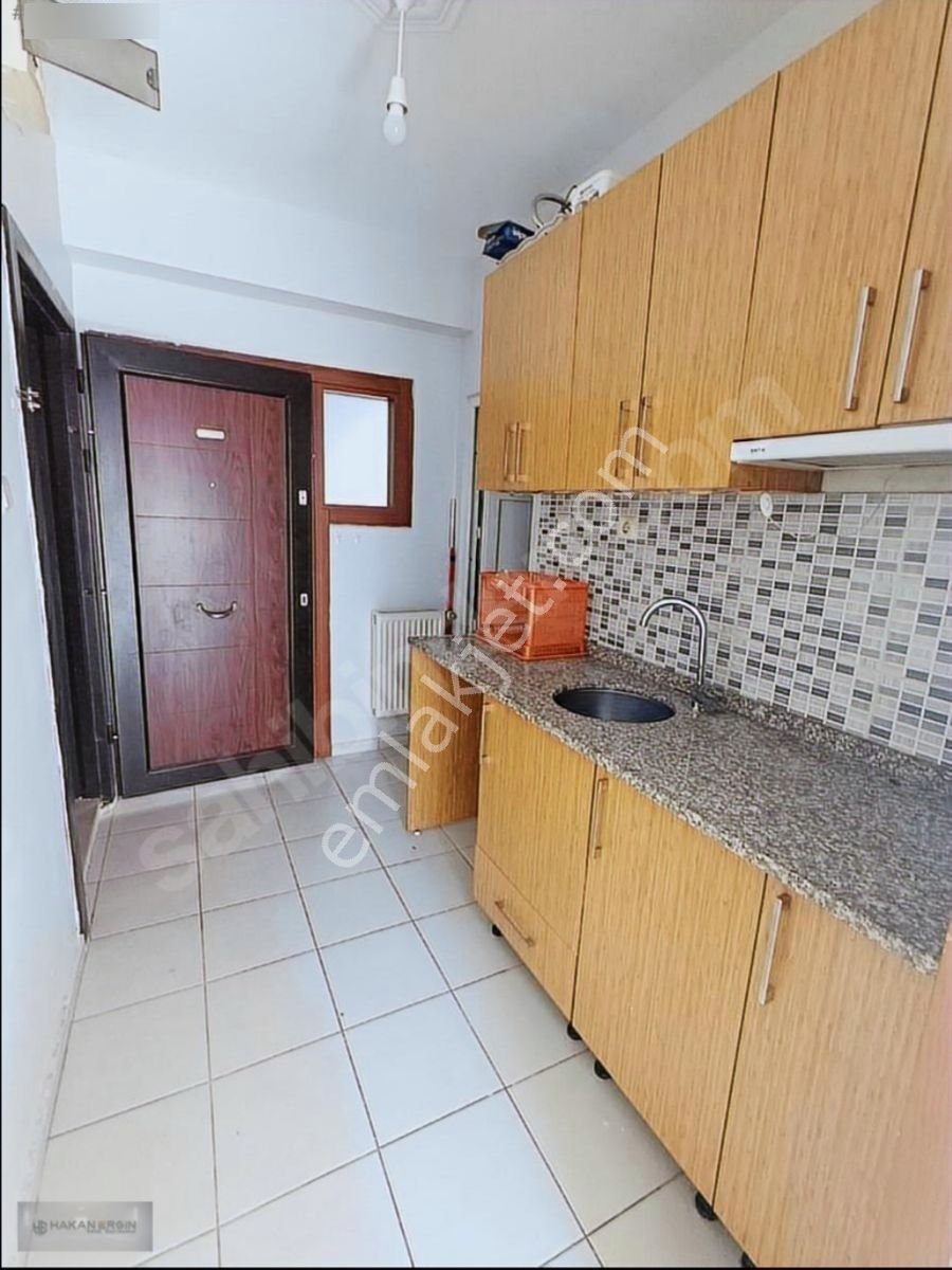 Espark'a Adalar'a 5 Dakika Mesafede 1+1 Bakımlı Daire - Görsel 5