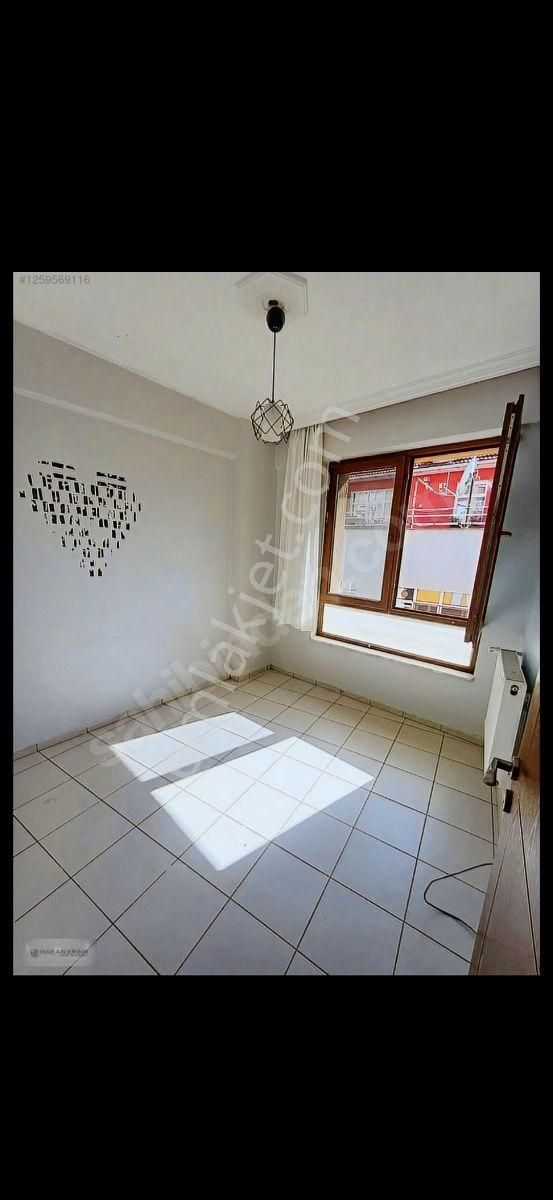 Espark'a Adalar'a 5 Dakika Mesafede 1+1 Bakımlı Daire