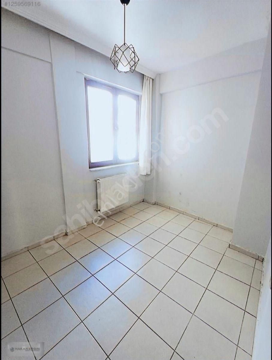 Espark'a Adalar'a 5 Dakika Mesafede 1+1 Bakımlı Daire - Görsel 3