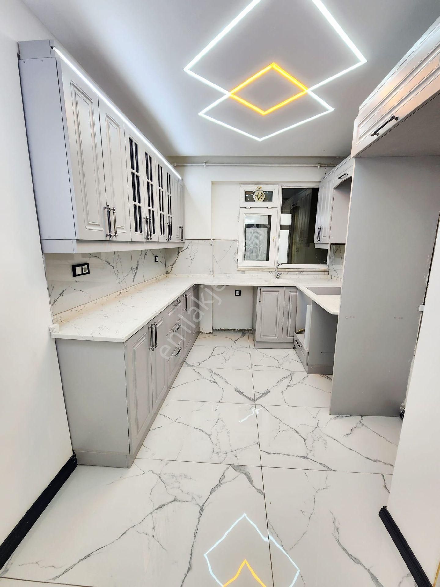 Samsun İlkadım Selahiye Mahallesi'nde Kat Tapulu Krediye Uygun İçi Yapılı