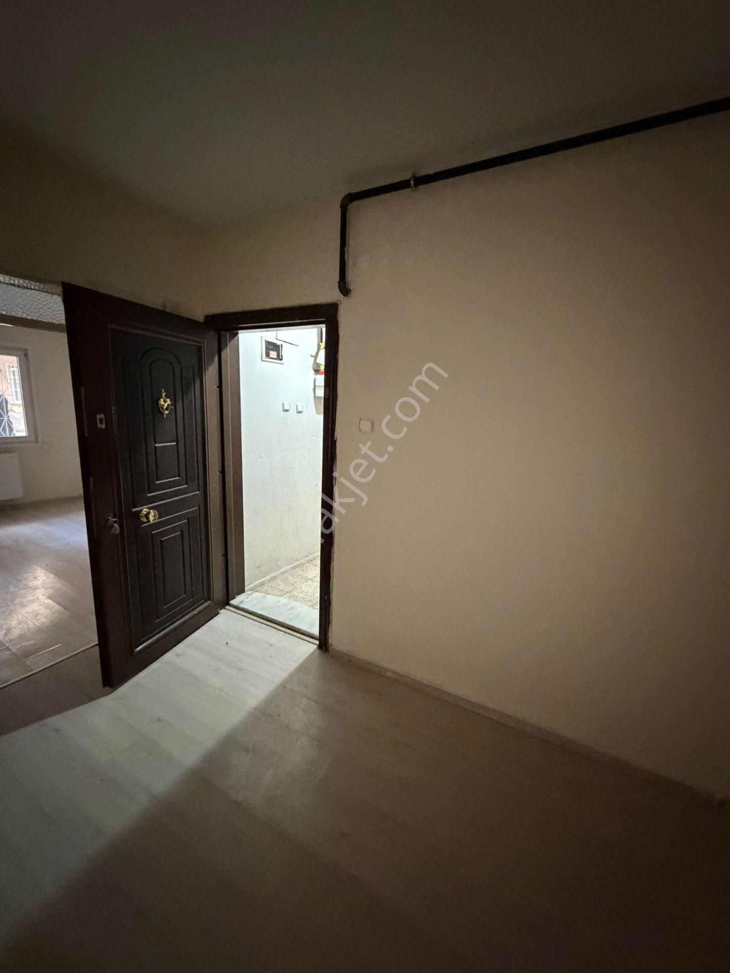 Buca Fırat Mah. 2+1 90 M2 Y.giriş Doğalgazlı Kiralık Daire - Görsel 2