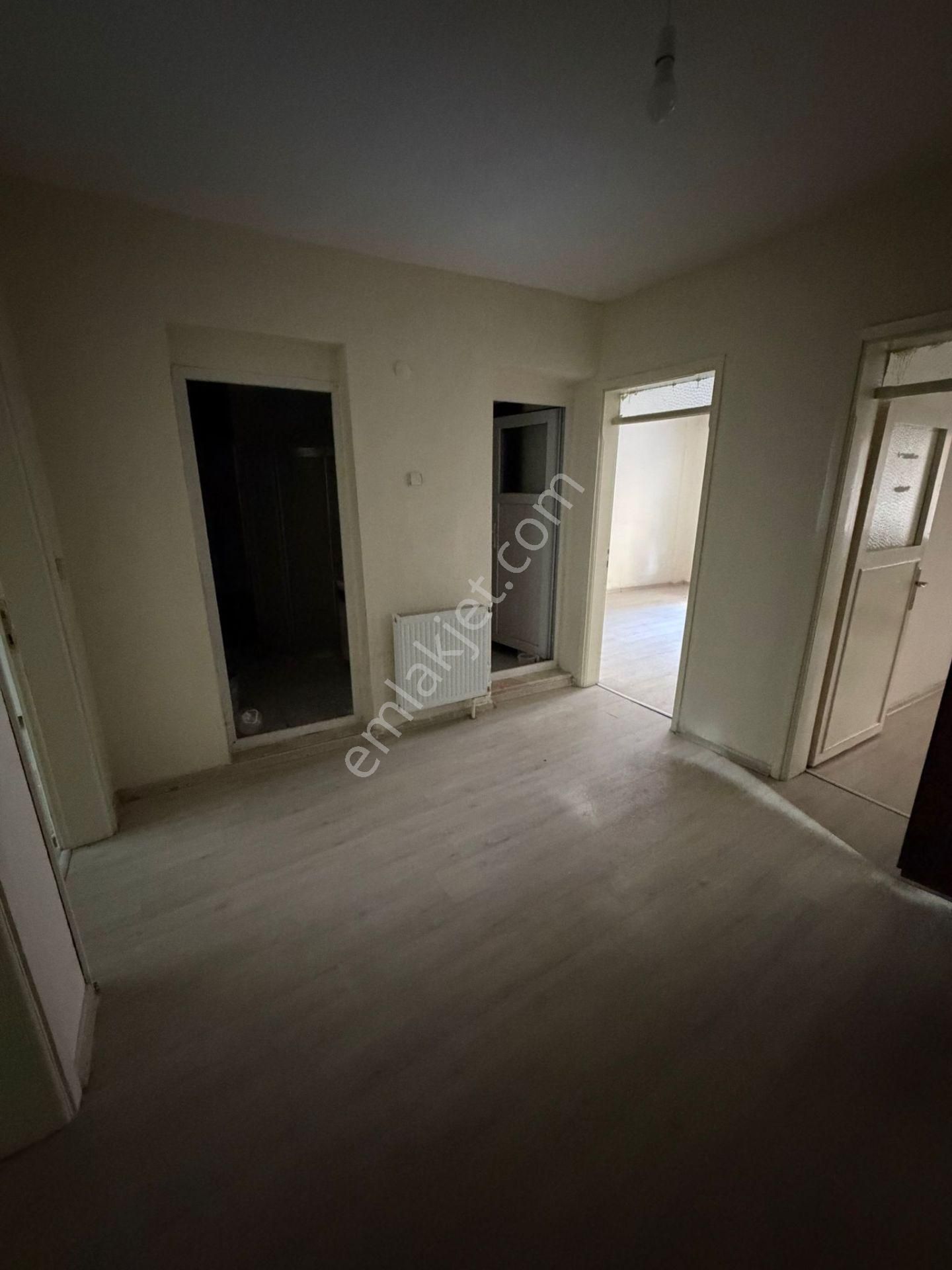 Buca Fırat Mah. 2+1 90 M2 Y.giriş Doğalgazlı Kiralık Daire