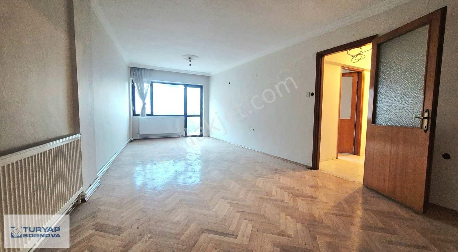 Bornova Metro Karşısı Kiralık 3+1 Daire - Tadilatlı