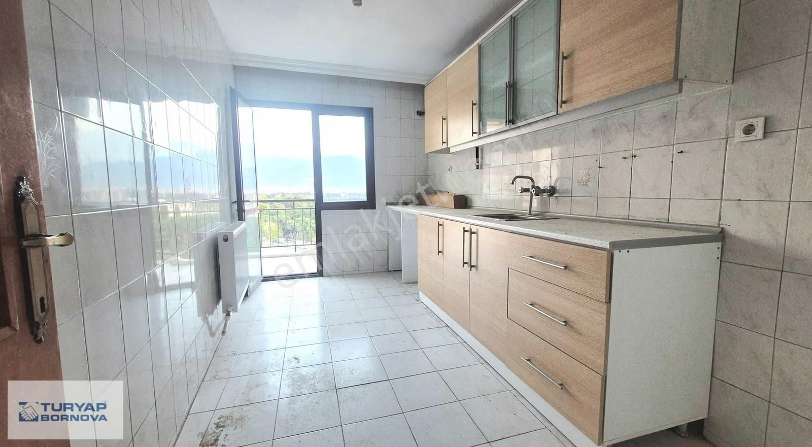 Bornova Metro Karşısı Kiralık 3+1 Daire - Tadilatlı - Görsel 20