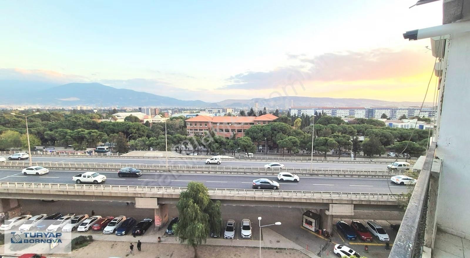 Bornova Metro Karşısı Kiralık 3+1 Daire - Tadilatlı - Görsel 2