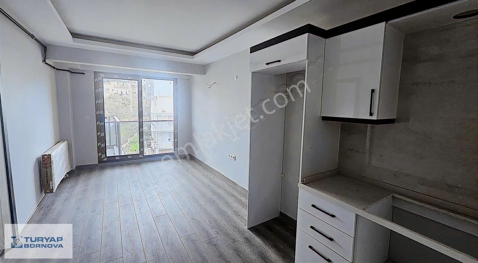 Bornova İnönü Mahallesi'nde Sıfır Binada Kiralık 1+1 Daire - Görsel 20