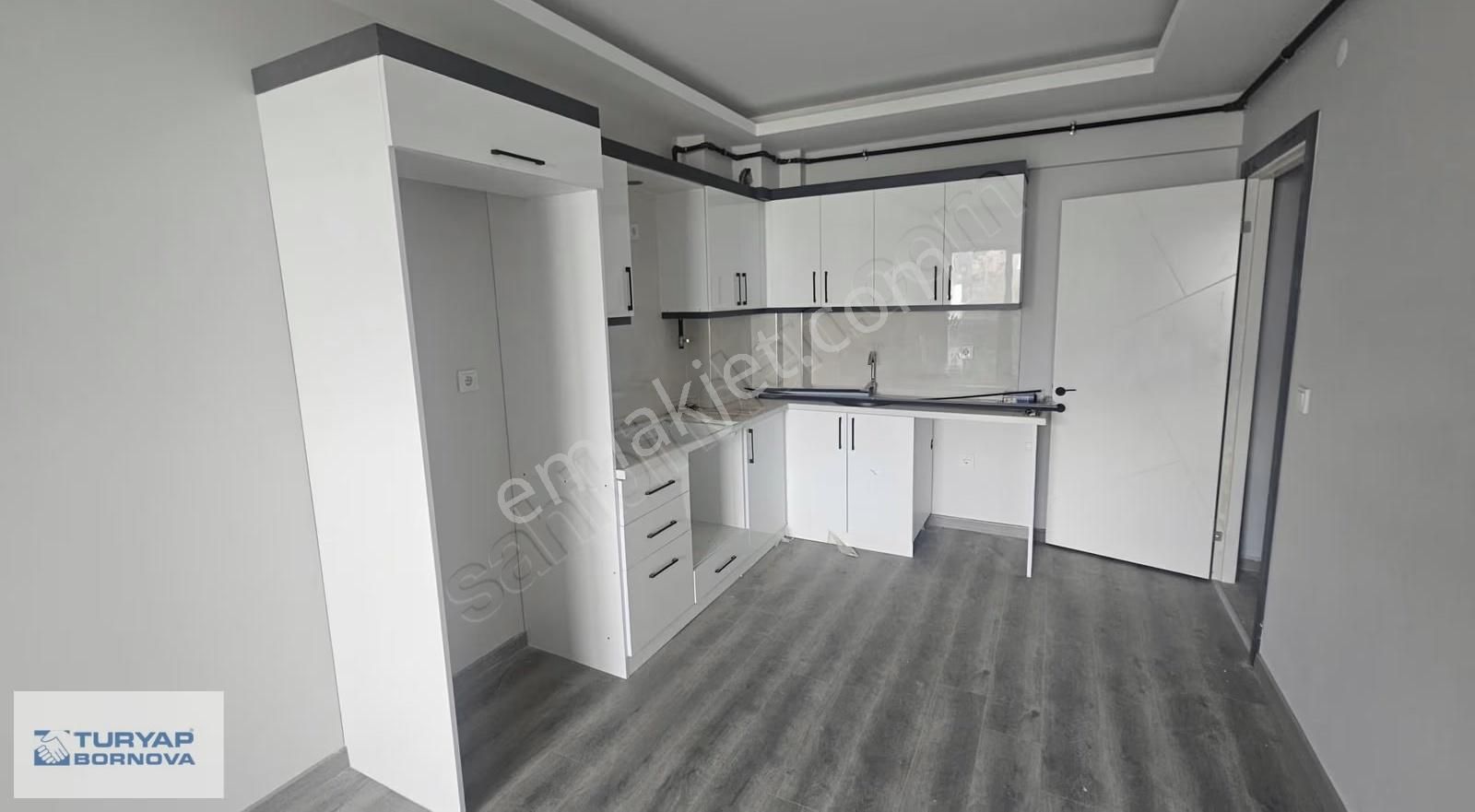 Bornova İnönü Mahallesi'nde Sıfır Binada Kiralık 1+1 Daire - Görsel 23