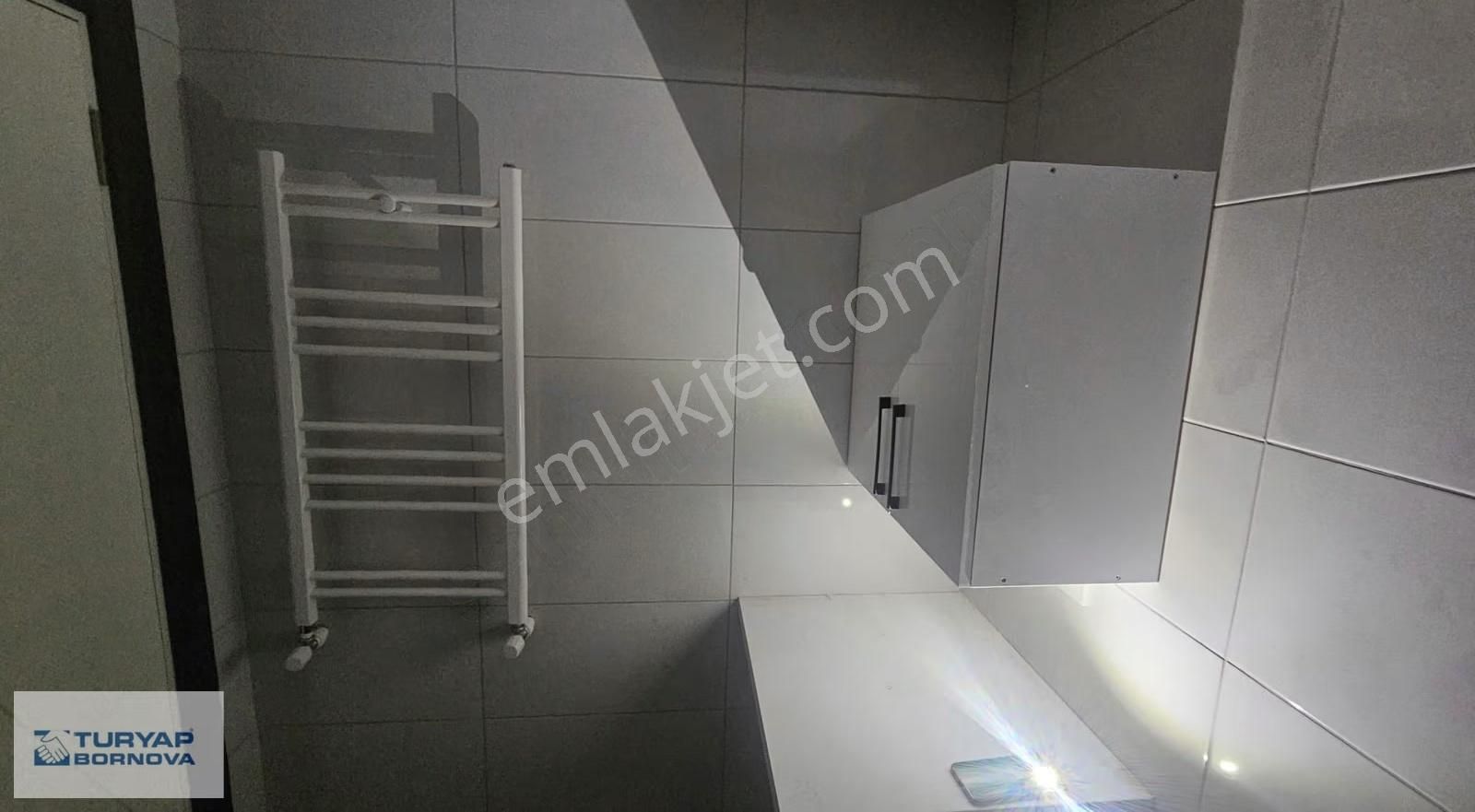 Bornova İnönü Mahallesi'nde Sıfır Binada Kiralık 1+1 Daire - Görsel 17