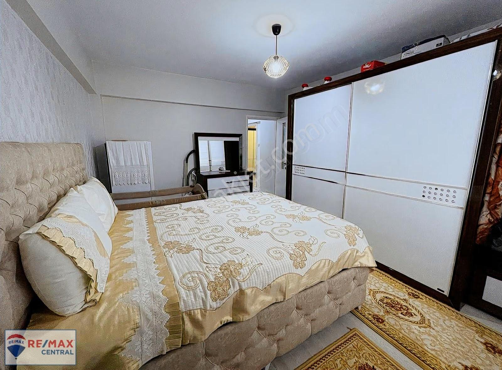 Re/max Central'dan Paşabey Mah.'de 2+1 Bakımlı-satılık Daire