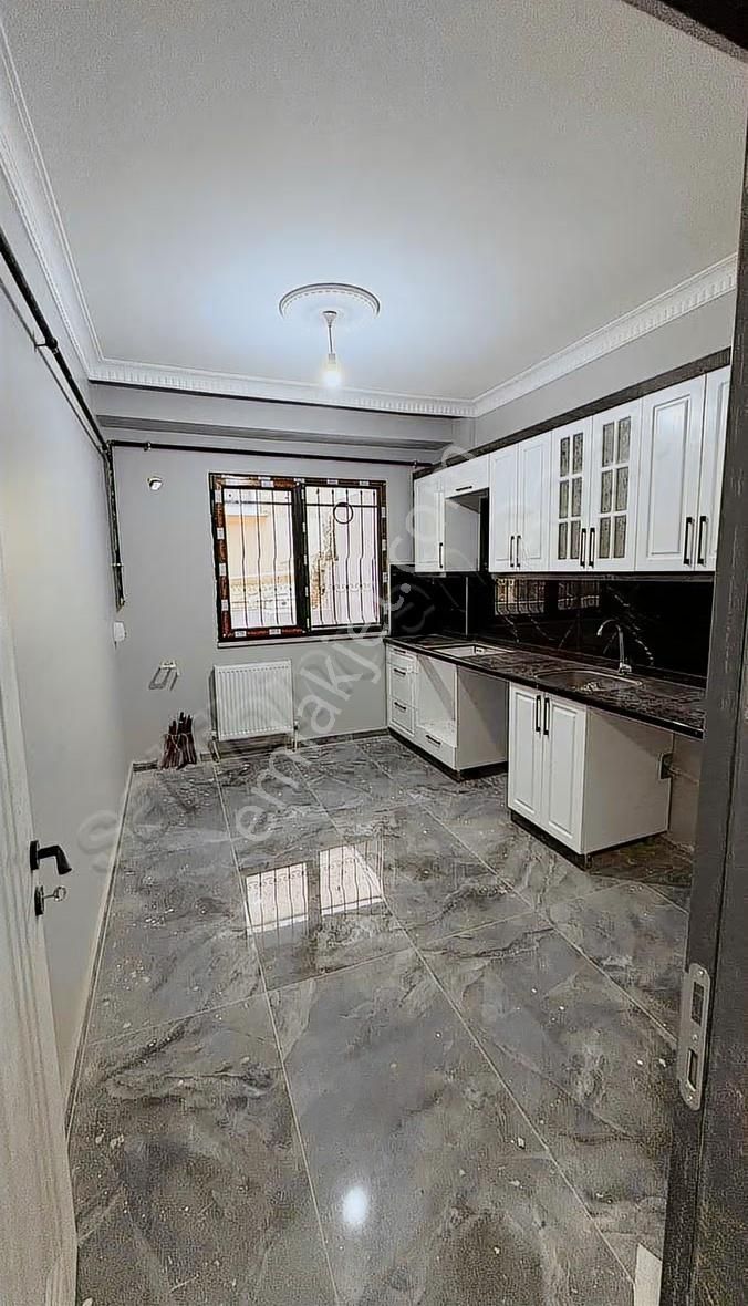 Cumhuriyet Cad. Satılık 2+1 Bahçe Katı, 80m², Merkezi Konum - Görsel 9