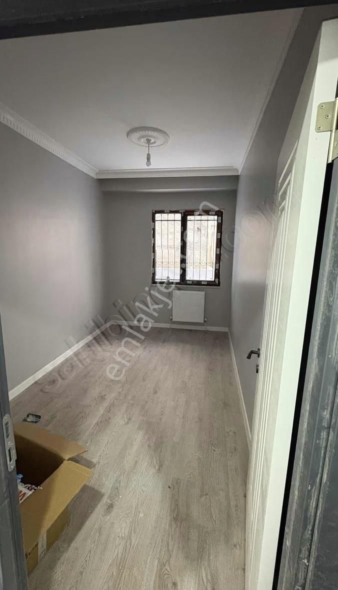 Cumhuriyet Cad. Satılık 2+1 Bahçe Katı, 80m², Merkezi Konum - Görsel 4