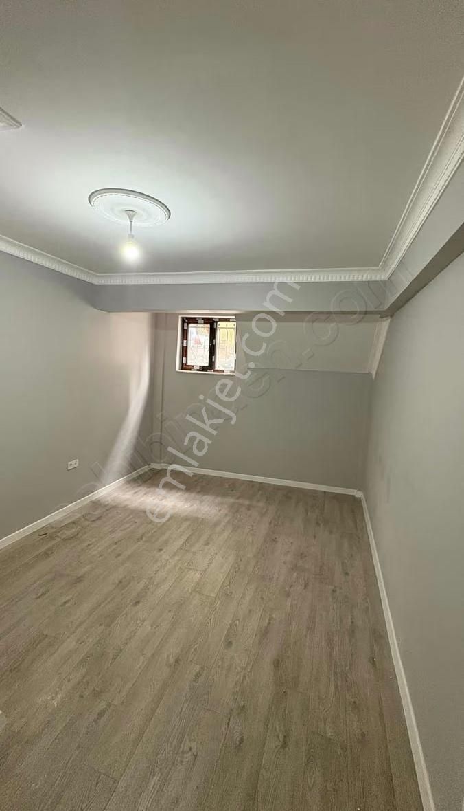Cumhuriyet Cad. Satılık 2+1 Bahçe Katı, 80m², Merkezi Konum - Görsel 13