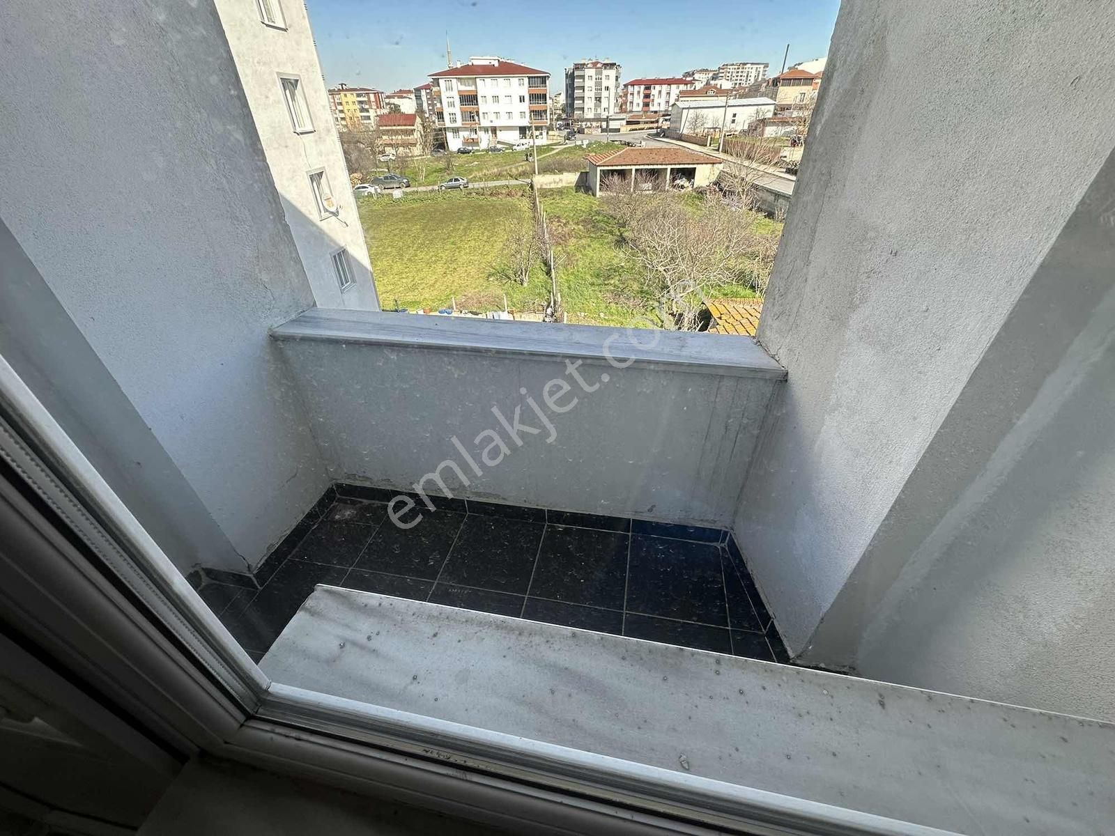 Veliköy Merkezde Kiralık 3+1 Daire - Görsel 18