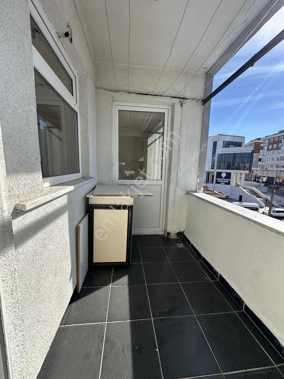 Veliköy Merkezde Kiralık 3+1 Daire - Görsel 9