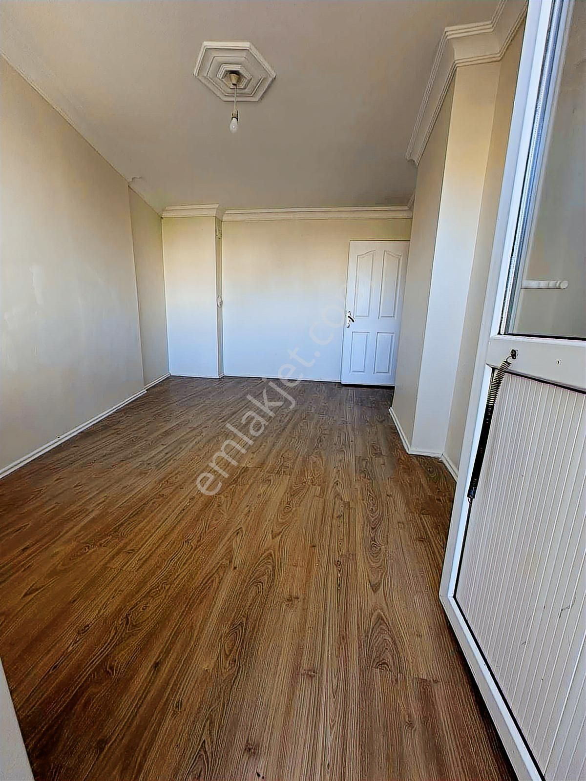 Veliköy Merkezde Kiralık 3+1 Daire - Görsel 8