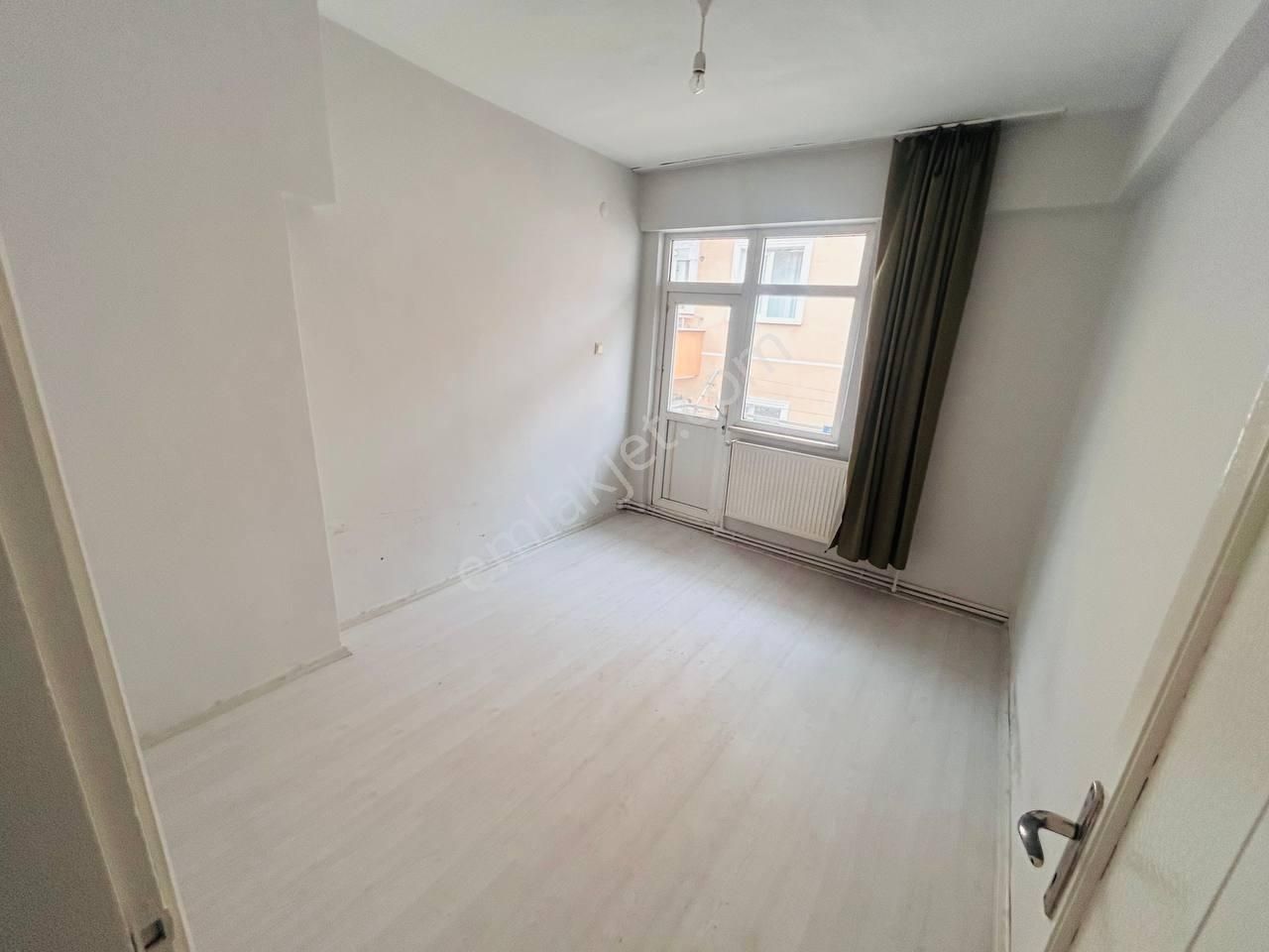 Ömürevlerinde Tramvaya 2. Binada Satılık 3+1 Daire - Görsel 13