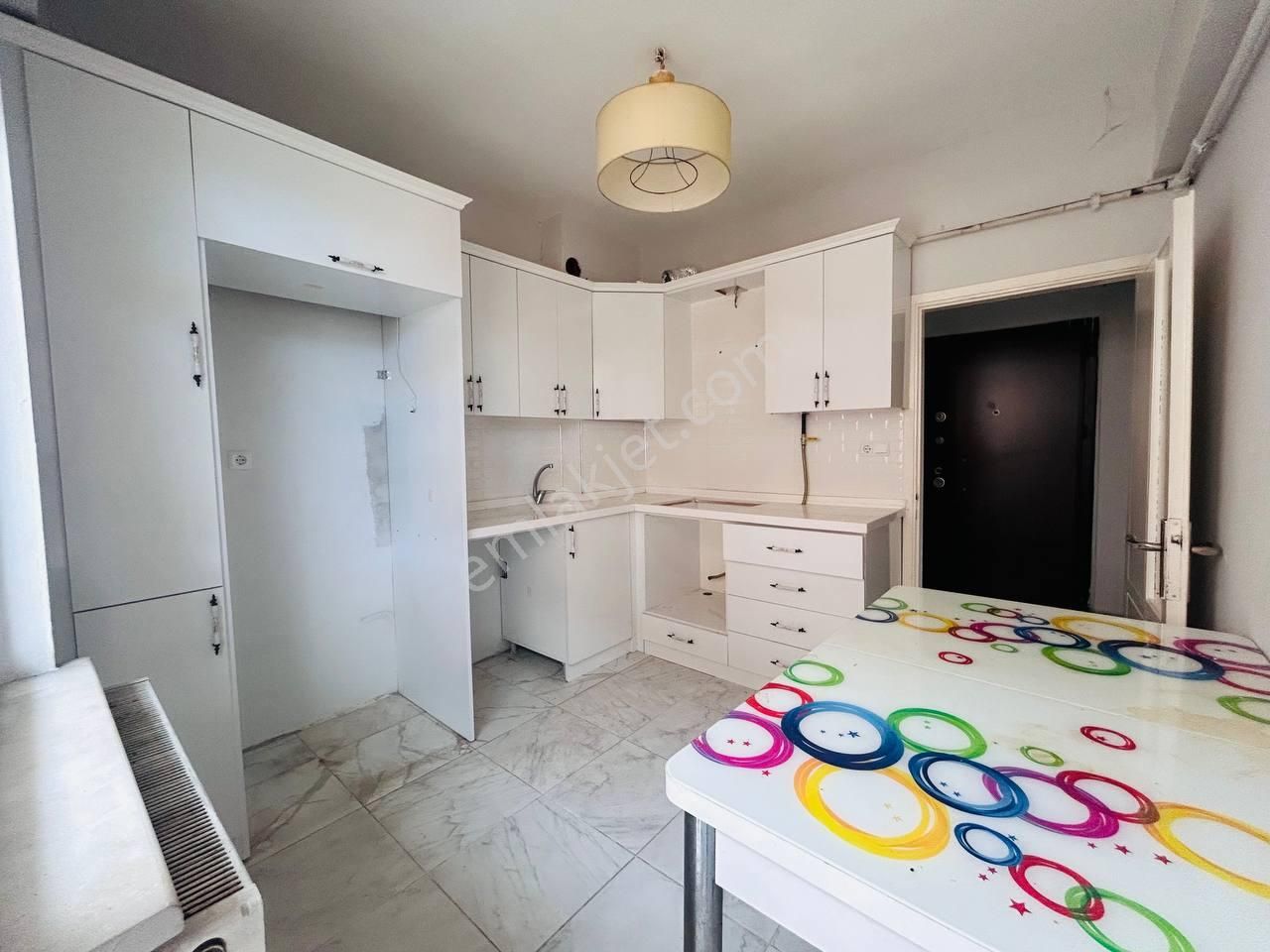 Ömürevlerinde Tramvaya 2. Binada Satılık 3+1 Daire - Görsel 5