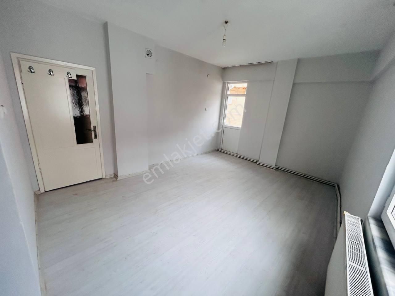 Ömürevlerinde Tramvaya 2. Binada Satılık 3+1 Daire - Görsel 21