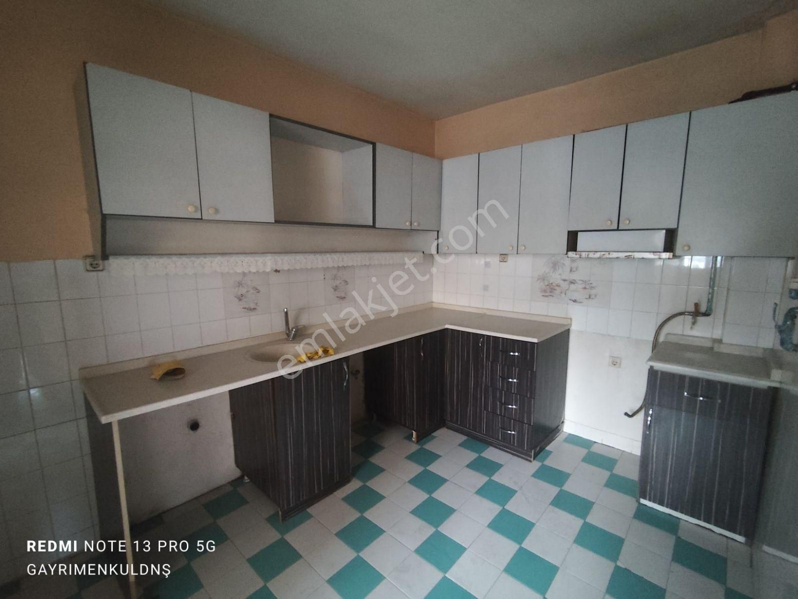 Fatih Işıklarda 2+1 Siteiçi Giriş Kiralik Daire