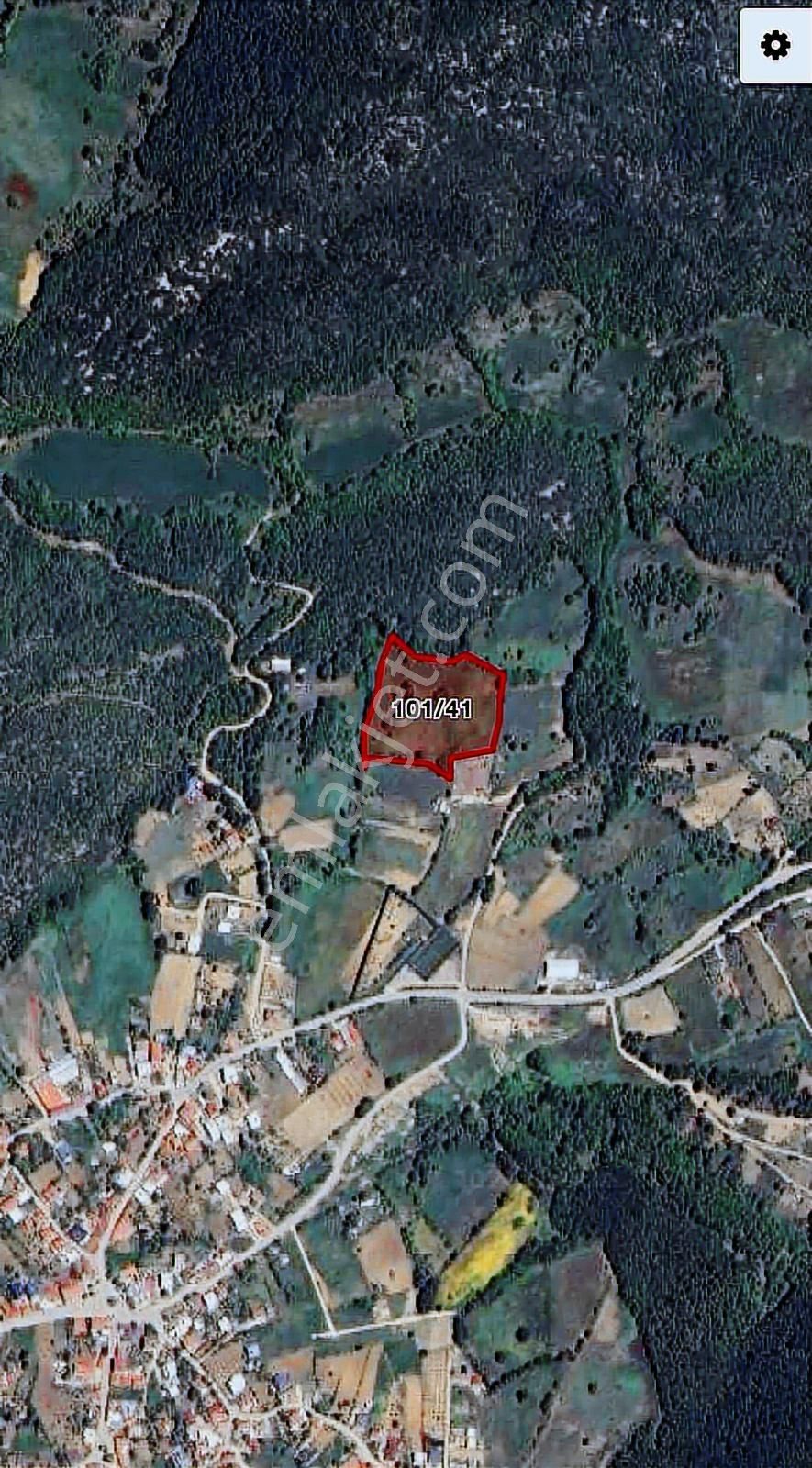 Gölcük Mahsempınarında Satılık Tarla