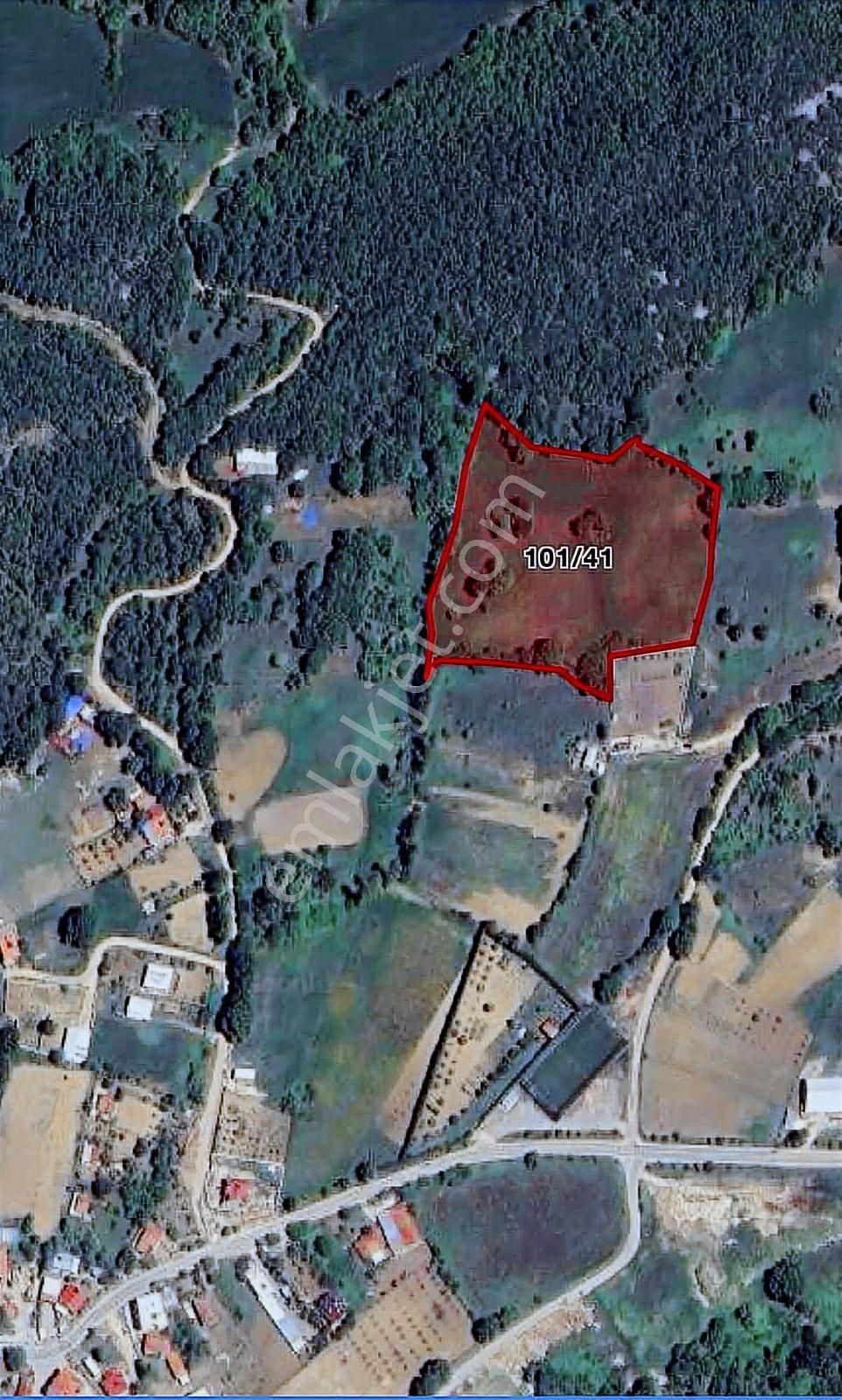 Gölcük Mahsempınarında Satılık Tarla - Görsel 2