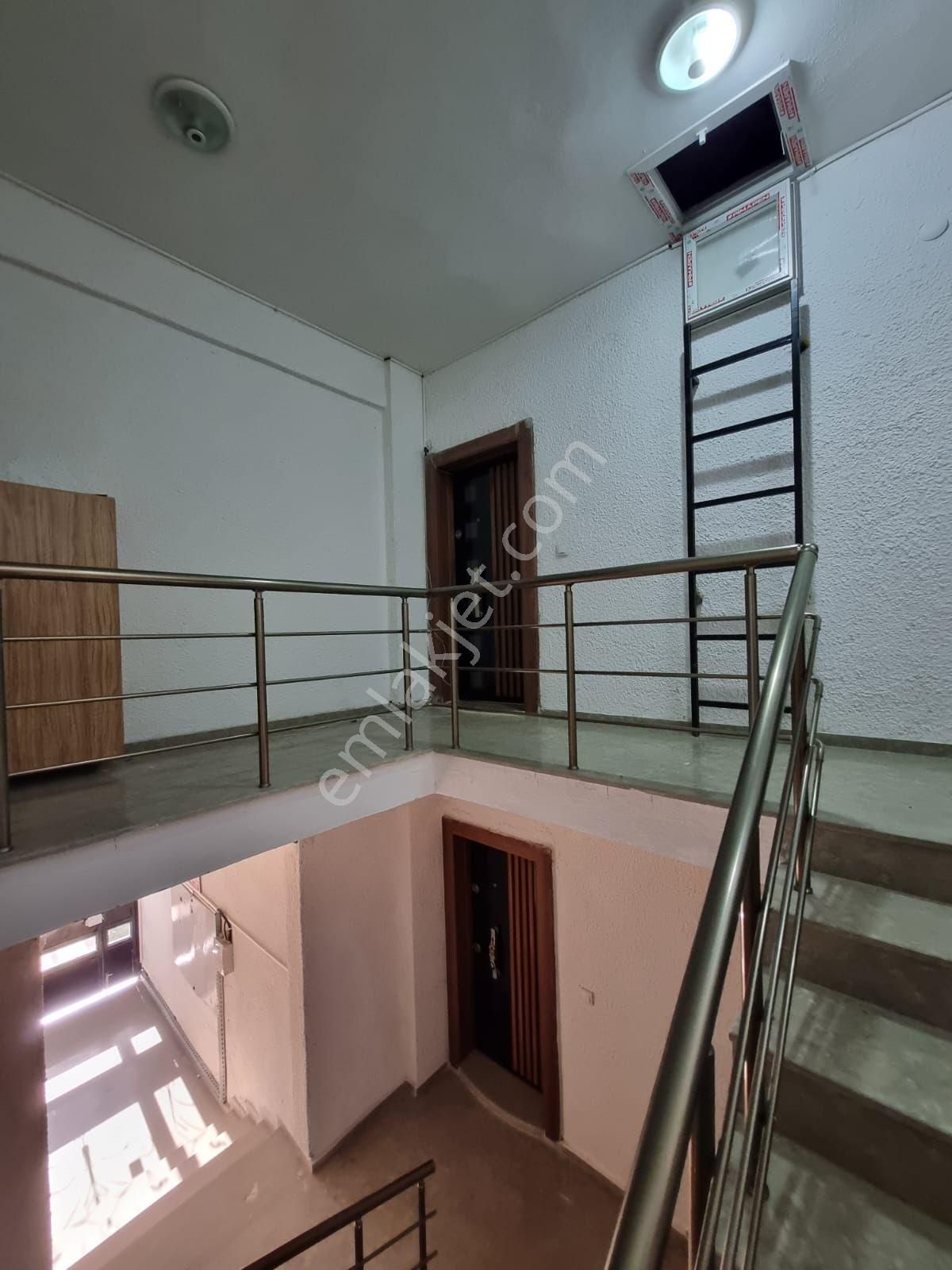 Foça Kazım Dirik Mah. Site İçerisinde Kiralık 2+1 Daire - Görsel 2