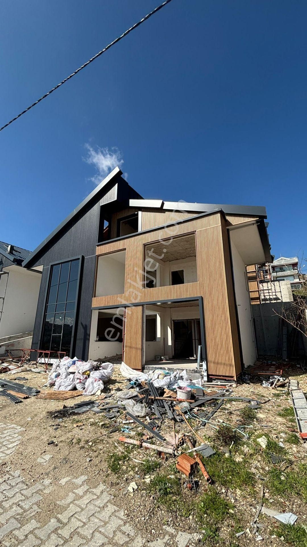 Re/max Mid'de Satılık Kuvayi Milliye'de Lüks Villa - Görsel 14