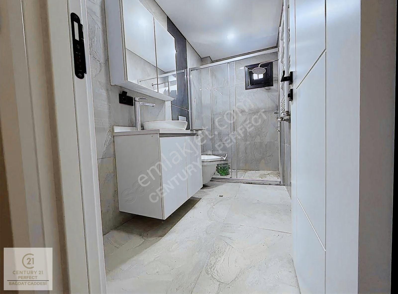 Göztepe'de Bağdat Caddesine Yakın 1+1 Kiralık Daire Otoparklı - Görsel 19