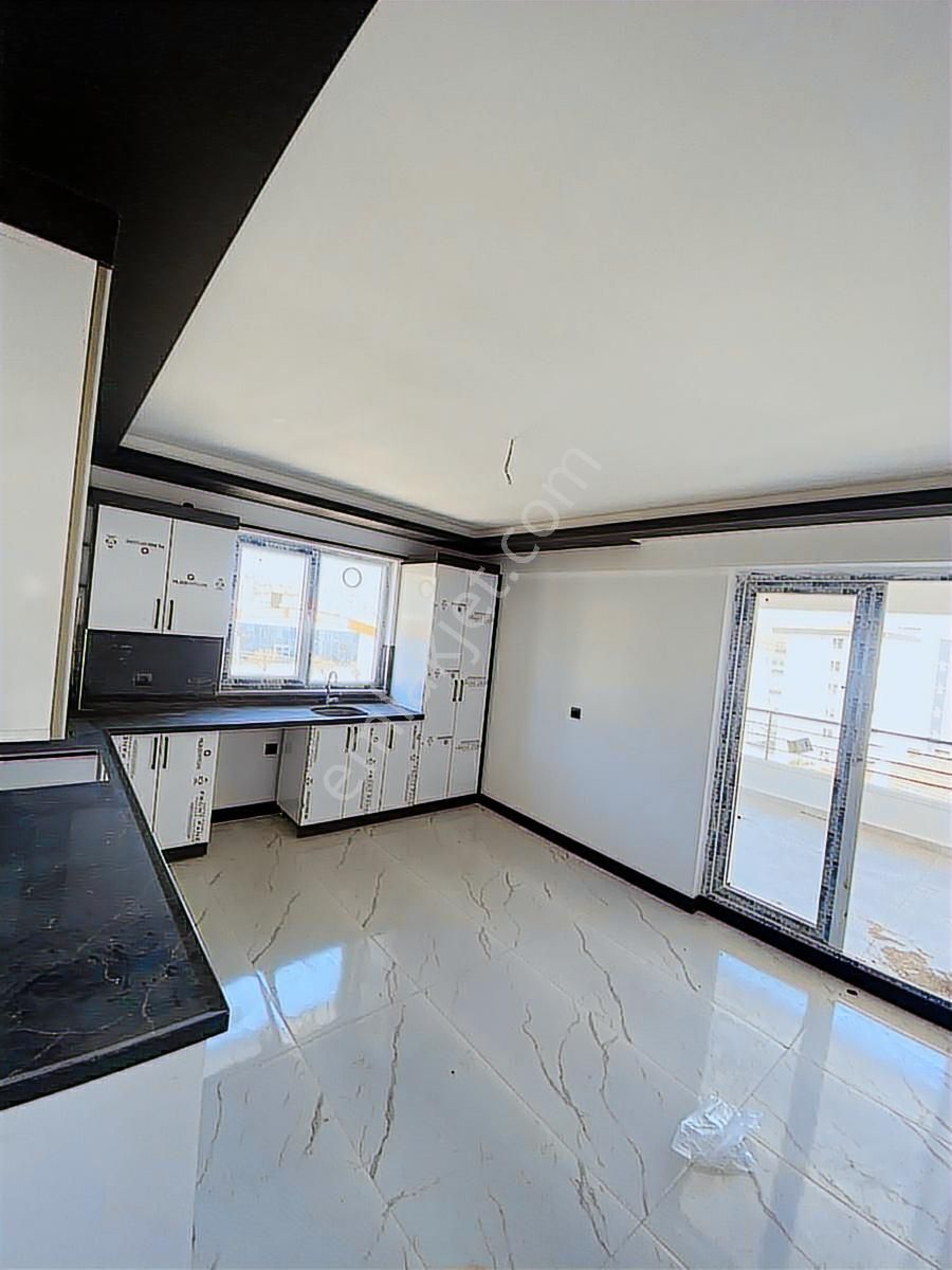 Göksu'dan Yakacık'da Satılık 4.5+1 Yerden Isıtmalı Sıfır Daire - Görsel 13