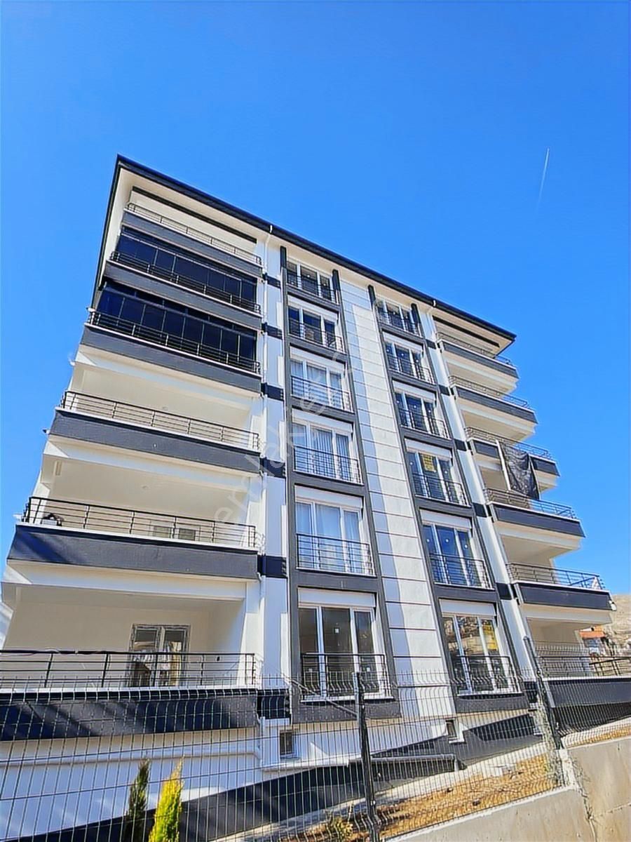 Göksu'dan Yakacık'da Satılık 4.5+1 Yerden Isıtmalı Sıfır Daire - Görsel 5