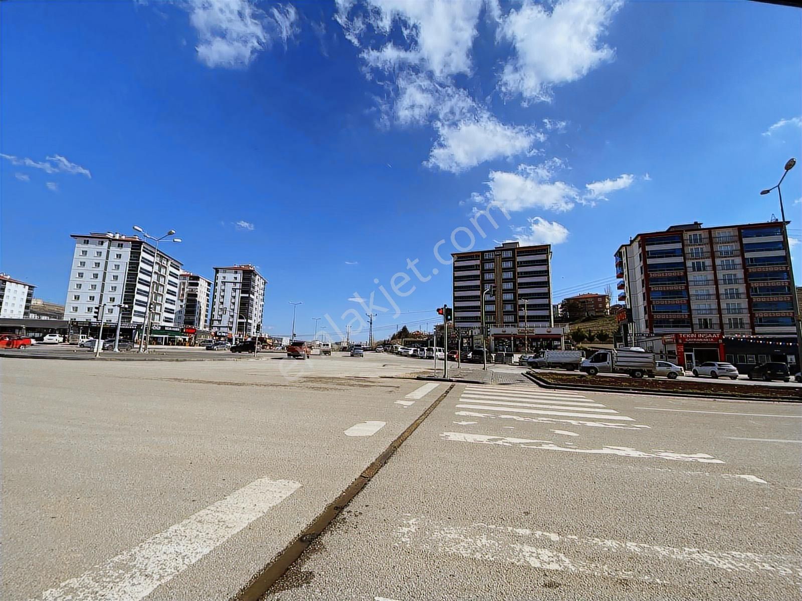 Göksu'dan Yakacık'da Satılık 4.5+1 Yerden Isıtmalı Sıfır Daire