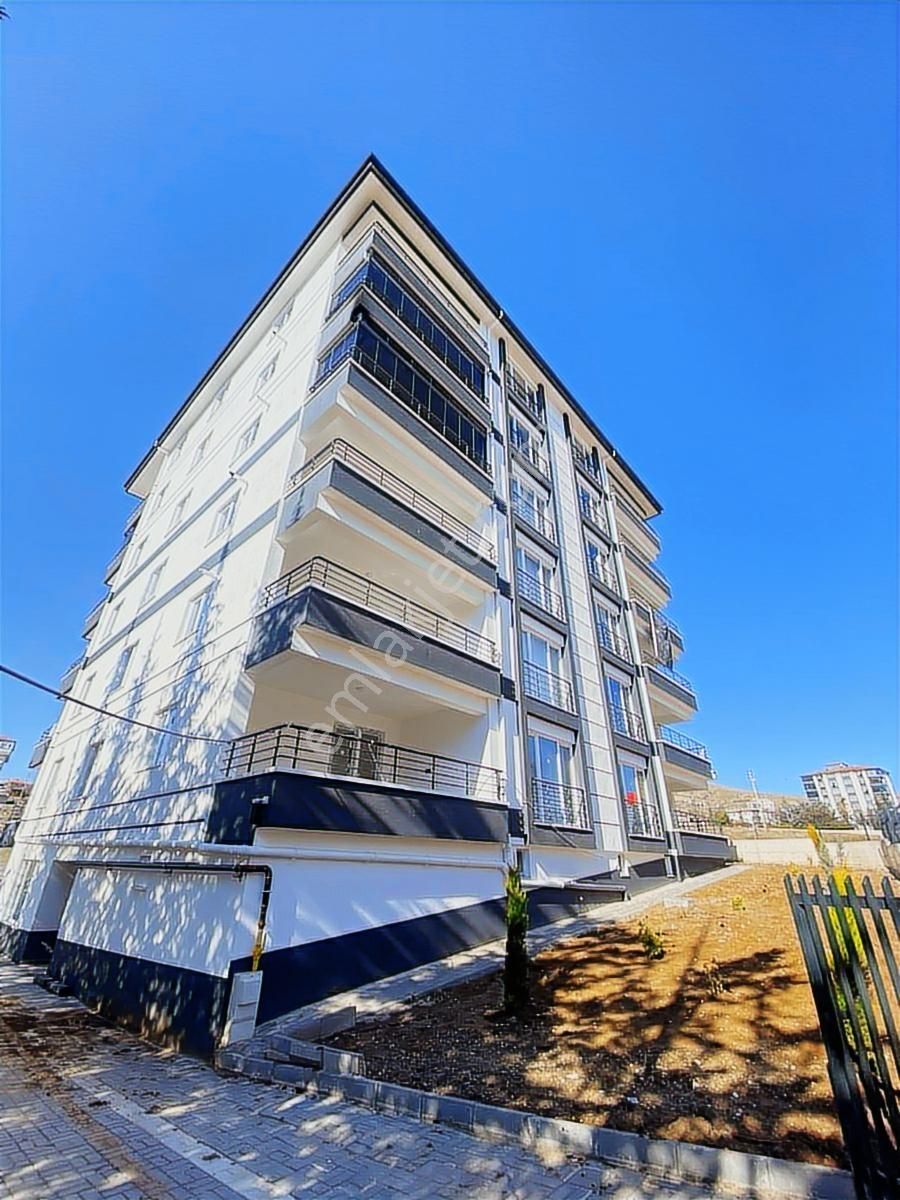 Göksu'dan Yakacık'da Satılık 4.5+1 Yerden Isıtmalı Sıfır Daire - Görsel 6