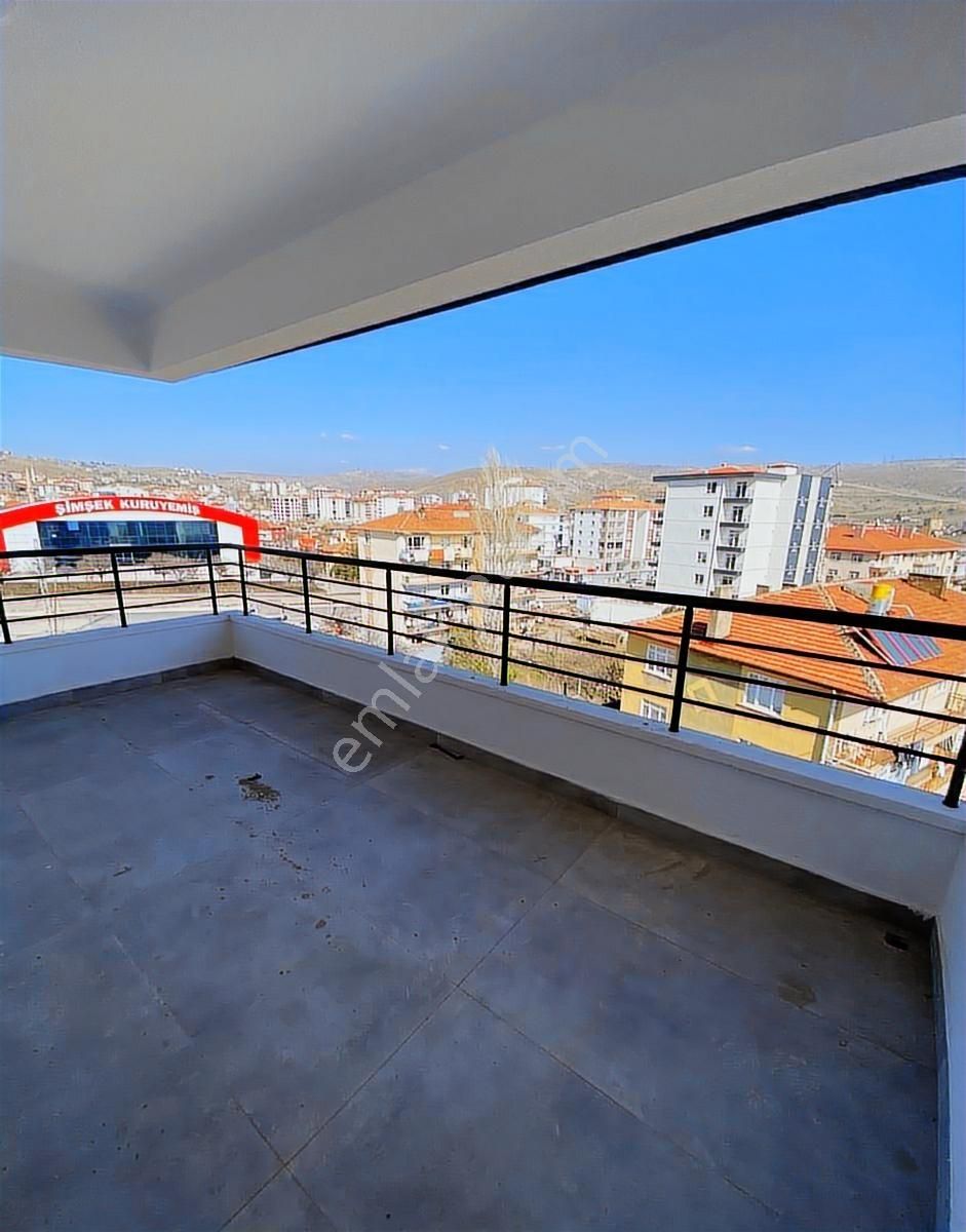 Göksu'dan Yakacık'da Satılık 4.5+1 Yerden Isıtmalı Sıfır Daire - Görsel 16