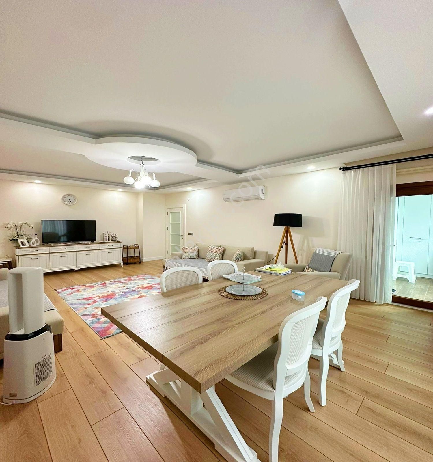 Beylikdüzü Marmara Mah Satılık 3+1 150 M2 Geniş Fırsat Daire - Görsel 3