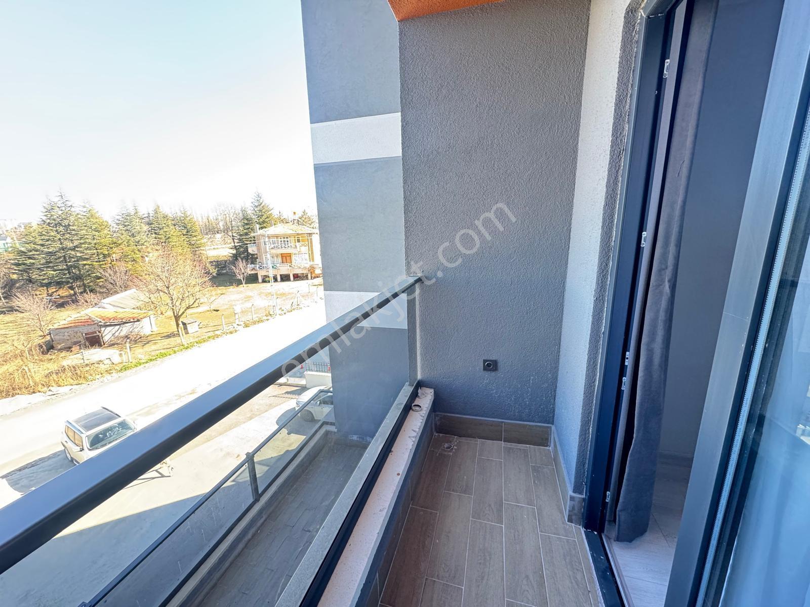 Alaçatıdan İncekte/güvenlikli Sitede/2.katta/sıfır Eşyalı/1+1 - Görsel 33