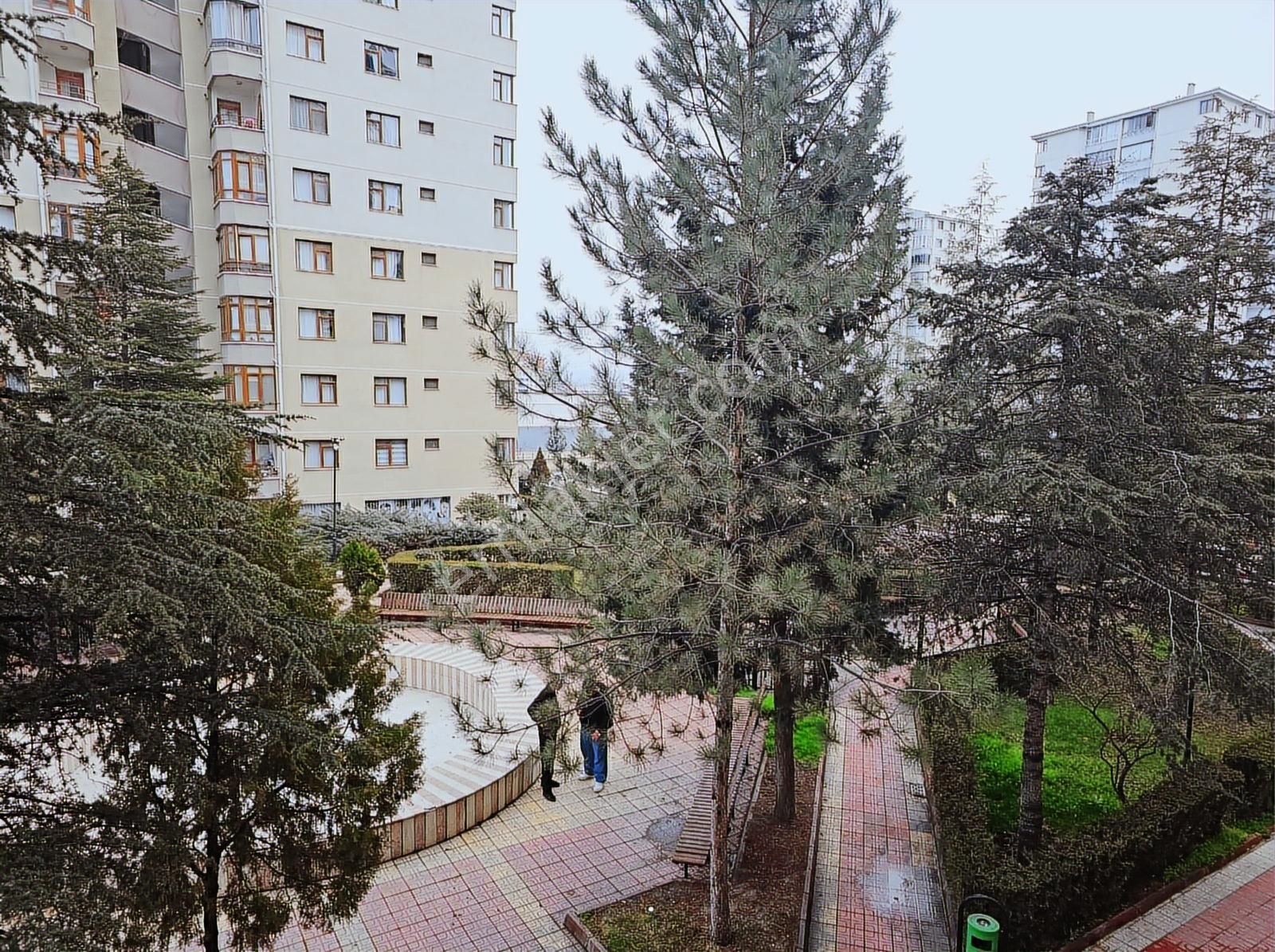 Murat Türkmen'den -fırsat- Eminevime_uygun Metro_yakını Asansörlü 1.ara_katta 3+1_daire - Görsel 19