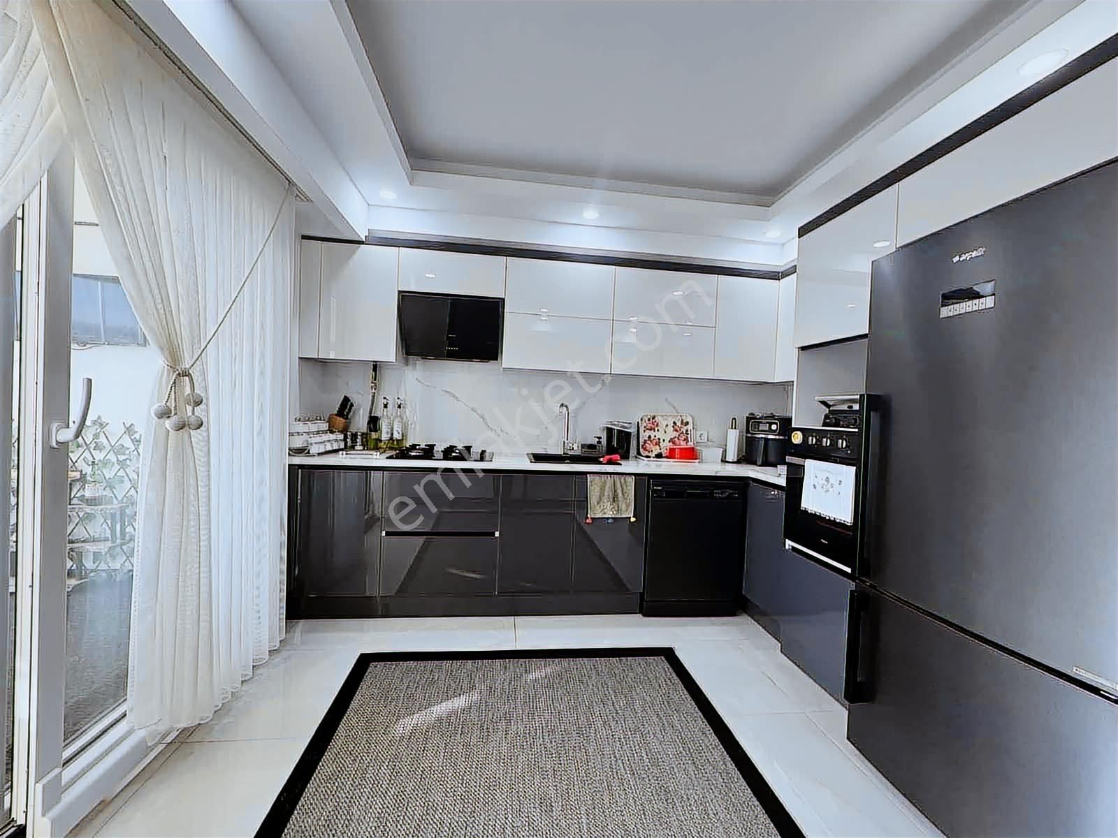 İzsiz Towerda Satılık Lüks Site İçerisinde 2+1 - Görsel 3