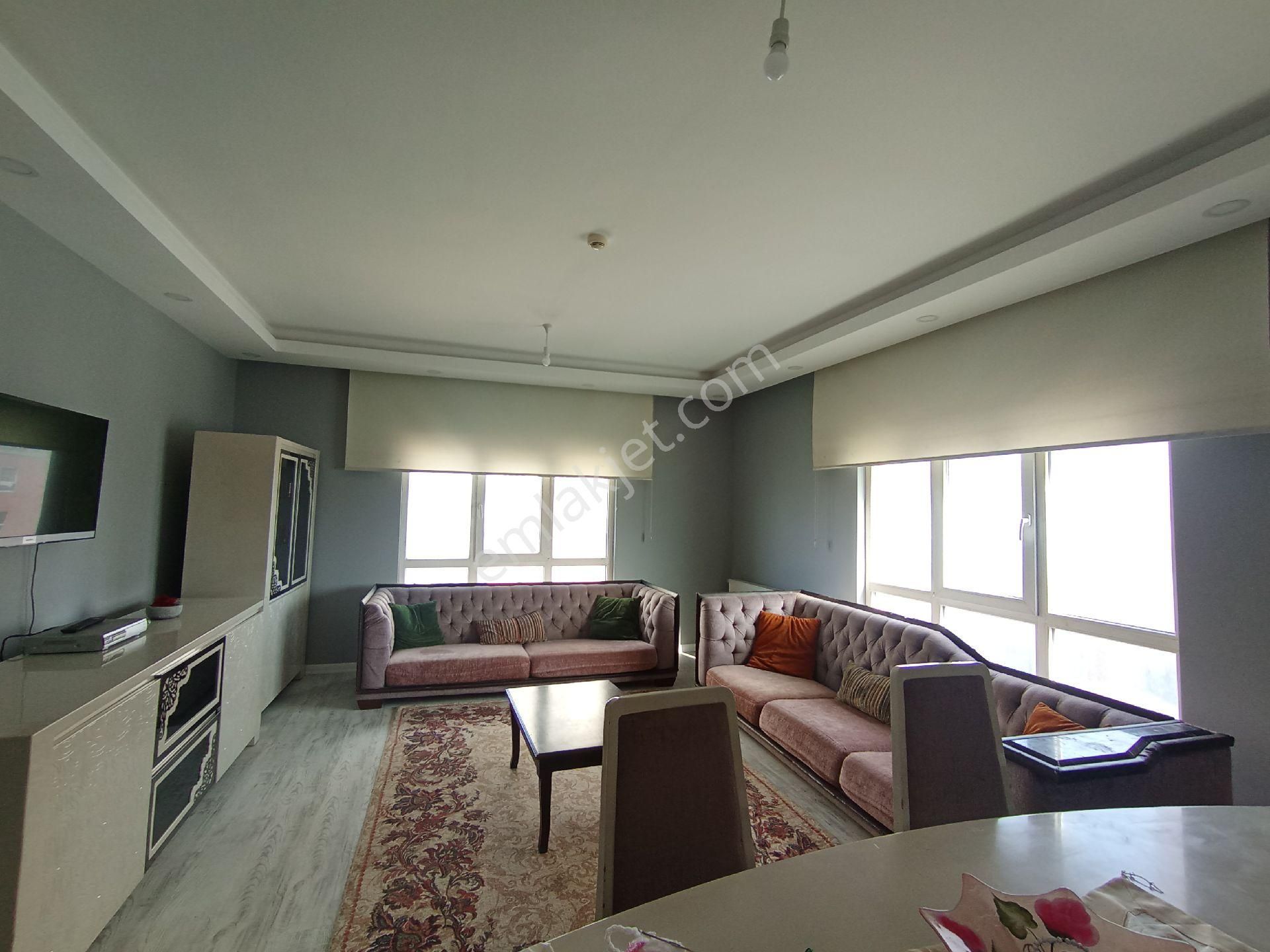 Esenyurt Site İçerisinde Kiralık 3+1 Eşyalı Daire