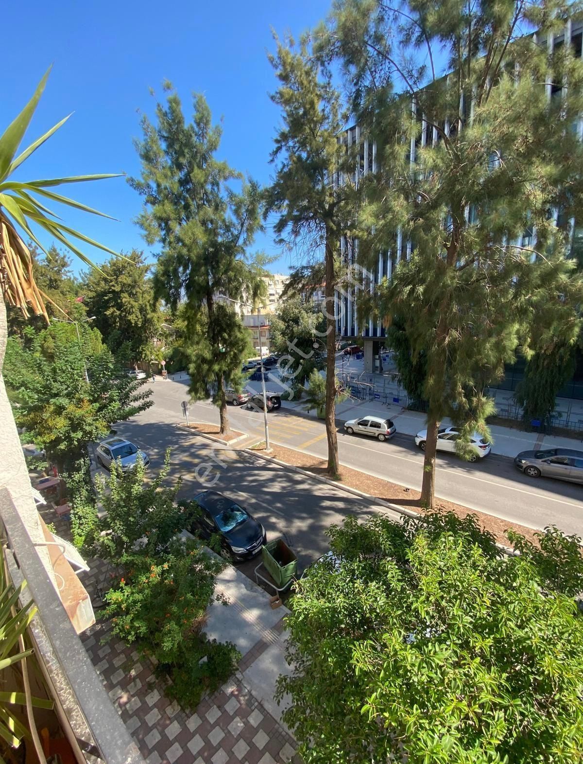 Göztepe Stadı Cepheli Ferah Ve Bakımlı Daire - Görsel 3