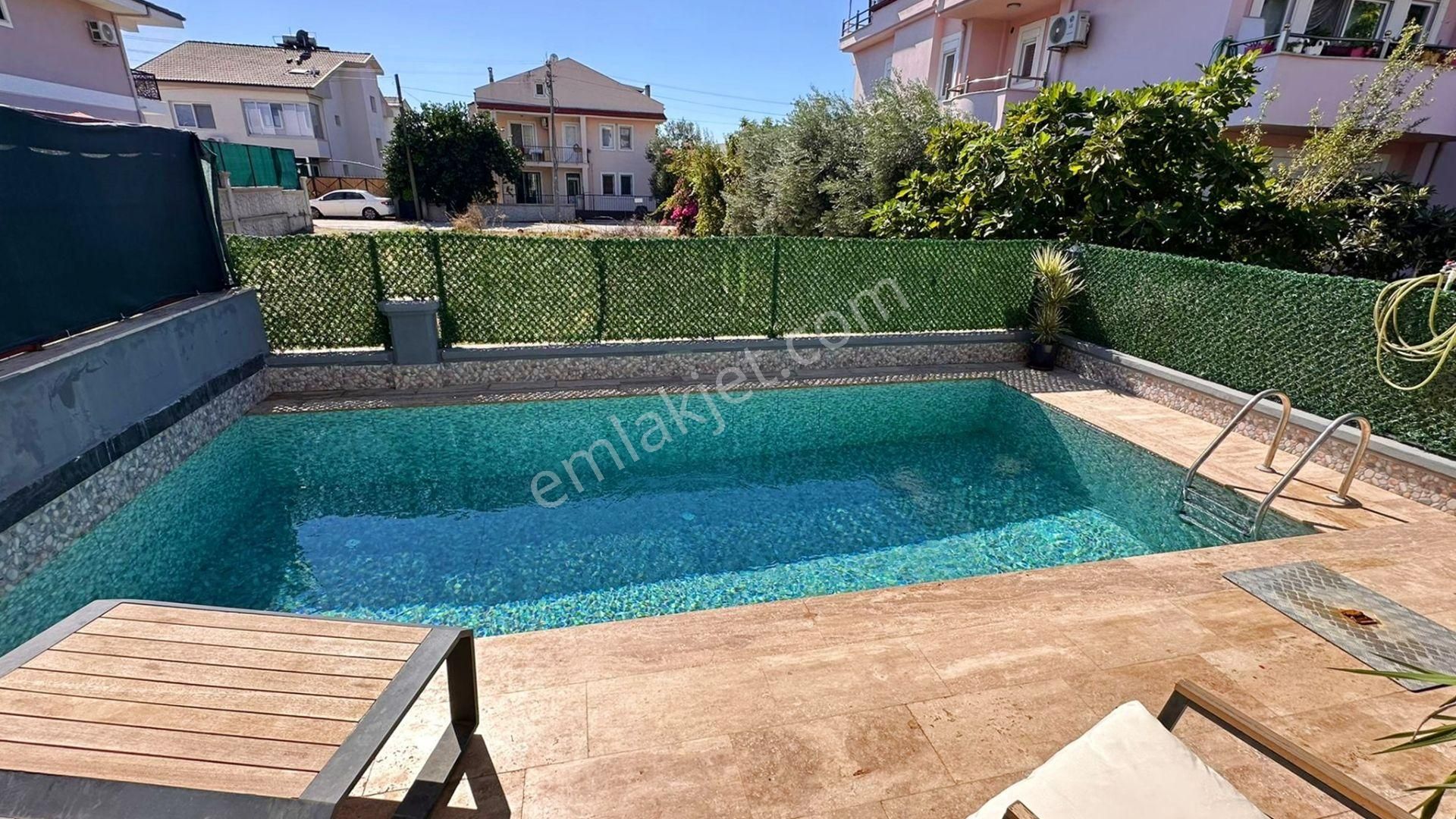 Karagedik'te Satılık Modern İkiz Villa - Görsel 24