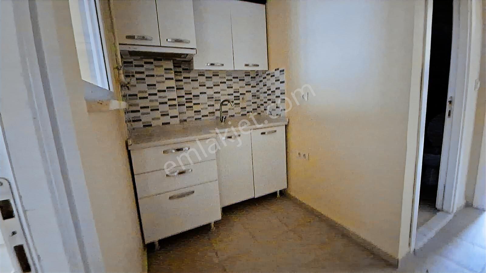 Sütlüce Mahallesinde Ayrı Mutfaklı 1+1 Daire - Görsel 8