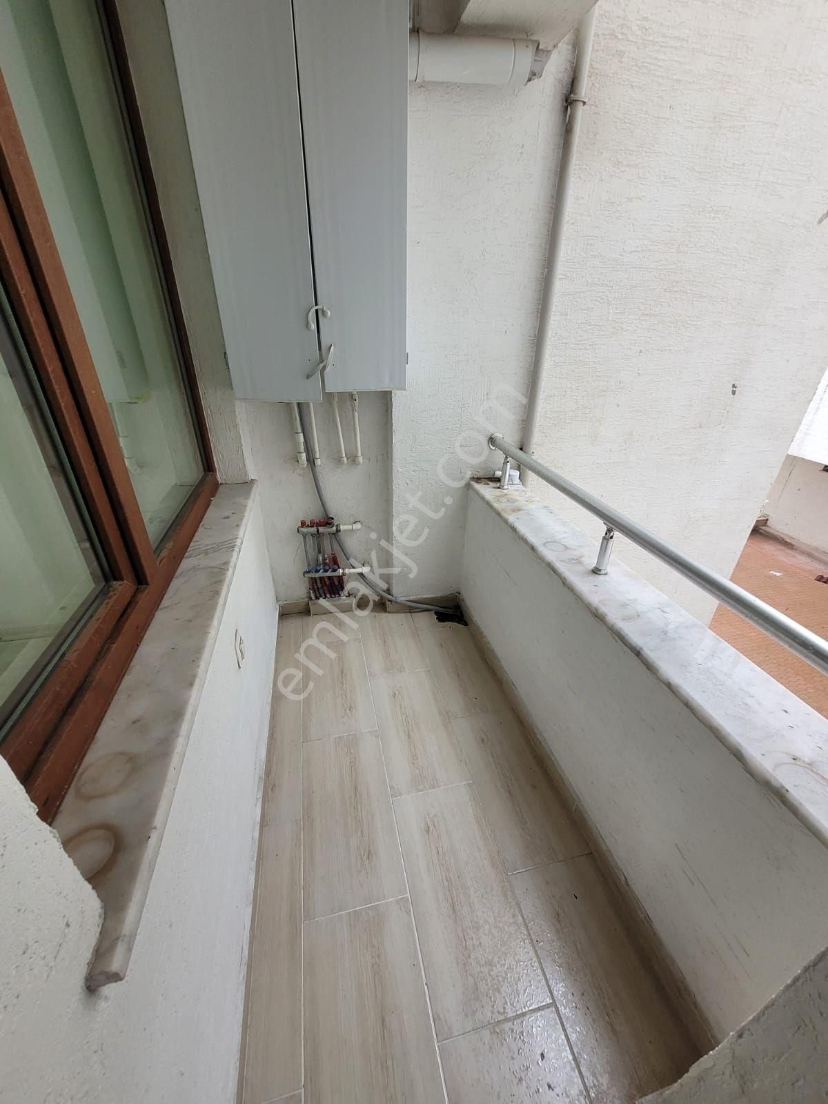 Çamlıca Mahallesinde 1+1 Ayrı Mutfak Balkonlu - Görsel 9