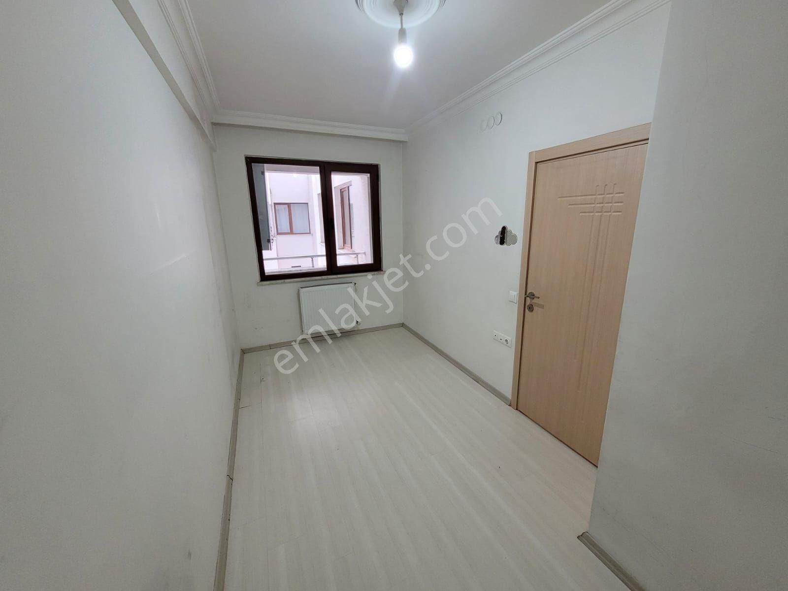 Çamlıca Mahallesinde 1+1 Ayrı Mutfak Balkonlu - Görsel 8