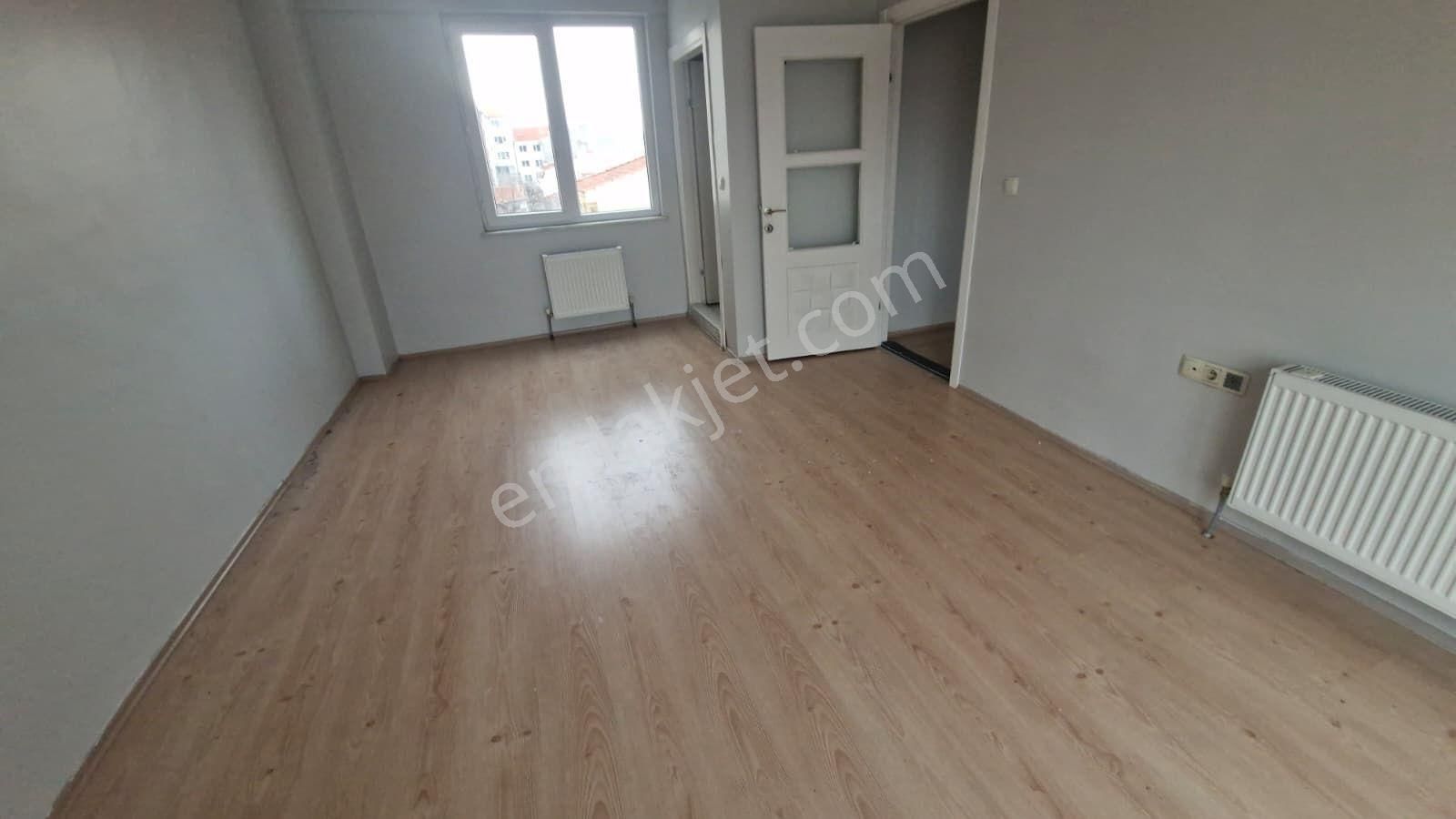 Merkezi Konumda 4+1 Dubleks Çift Balkon,ebv.banyo,kiler - Görsel 7