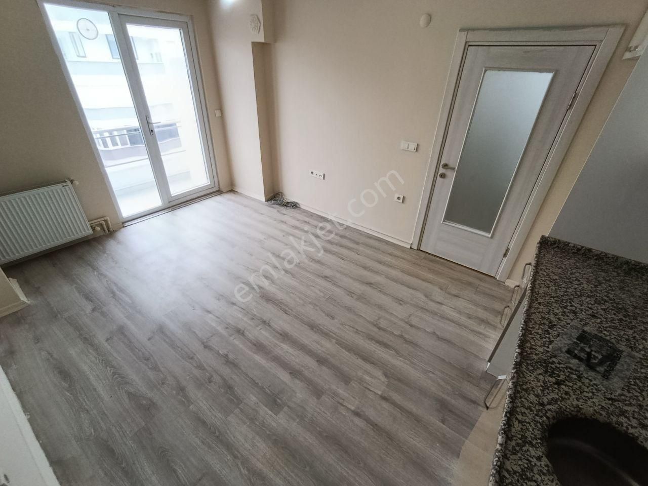 Altınkumda Doğalgazlı Asansörlü Ön Cephe Yeni 1+1 Fırsat Daire - Görsel 4
