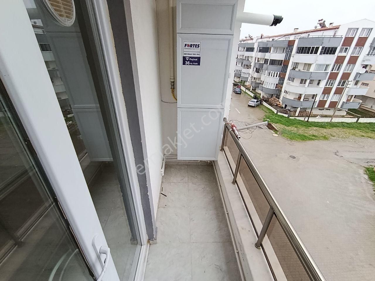Altınkumda Doğalgazlı Asansörlü Ön Cephe Yeni 1+1 Fırsat Daire - Görsel 16