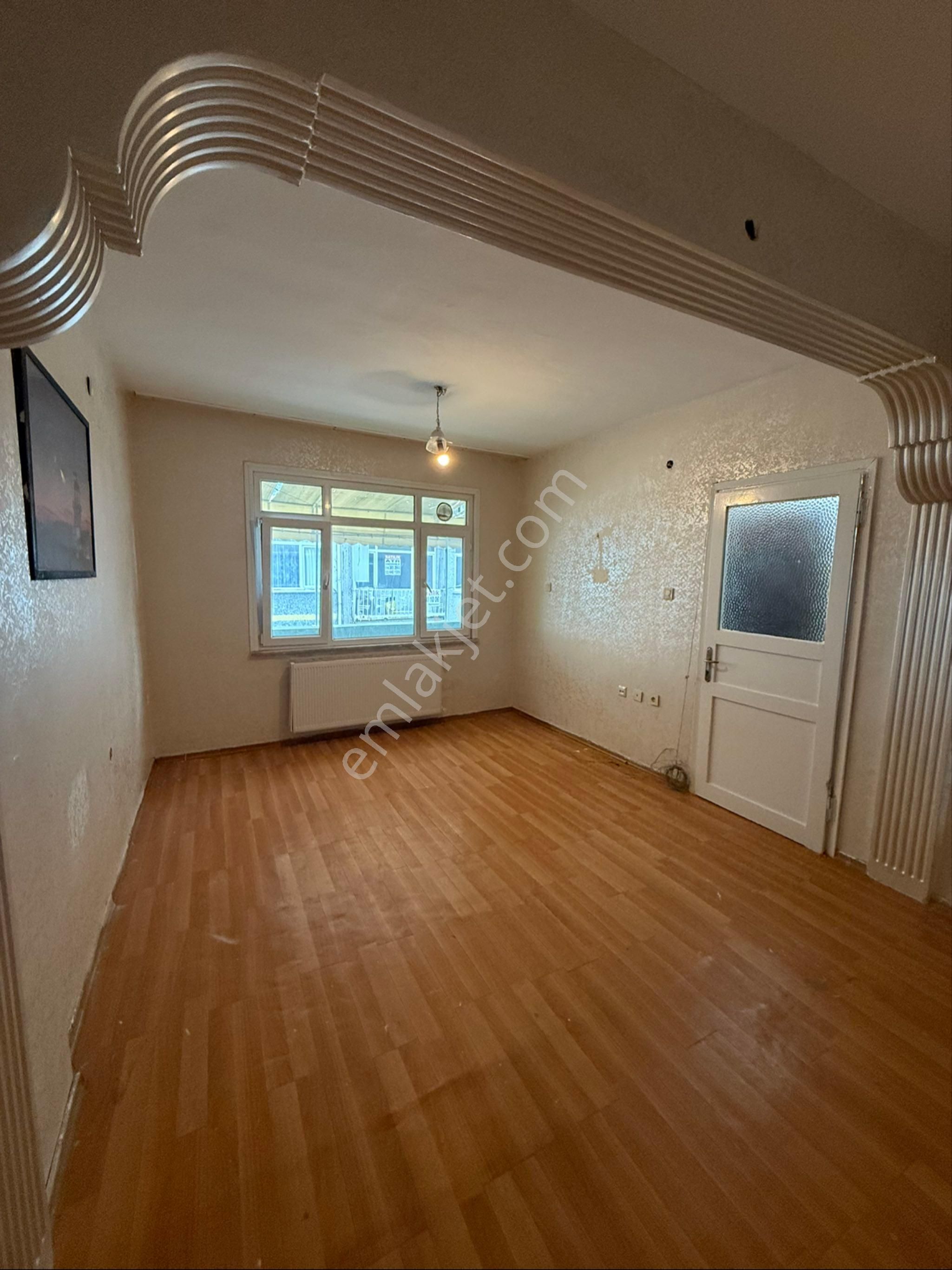 Fatih İskenderpaşa Mah Kıralık Daıre Kat 3 2+1